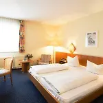 Fly Frankfurt Airport Ehemals Trip 3* Ruesselsheim