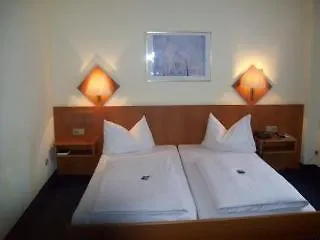 Fly Frankfurt Airport Ehemals Trip 3*